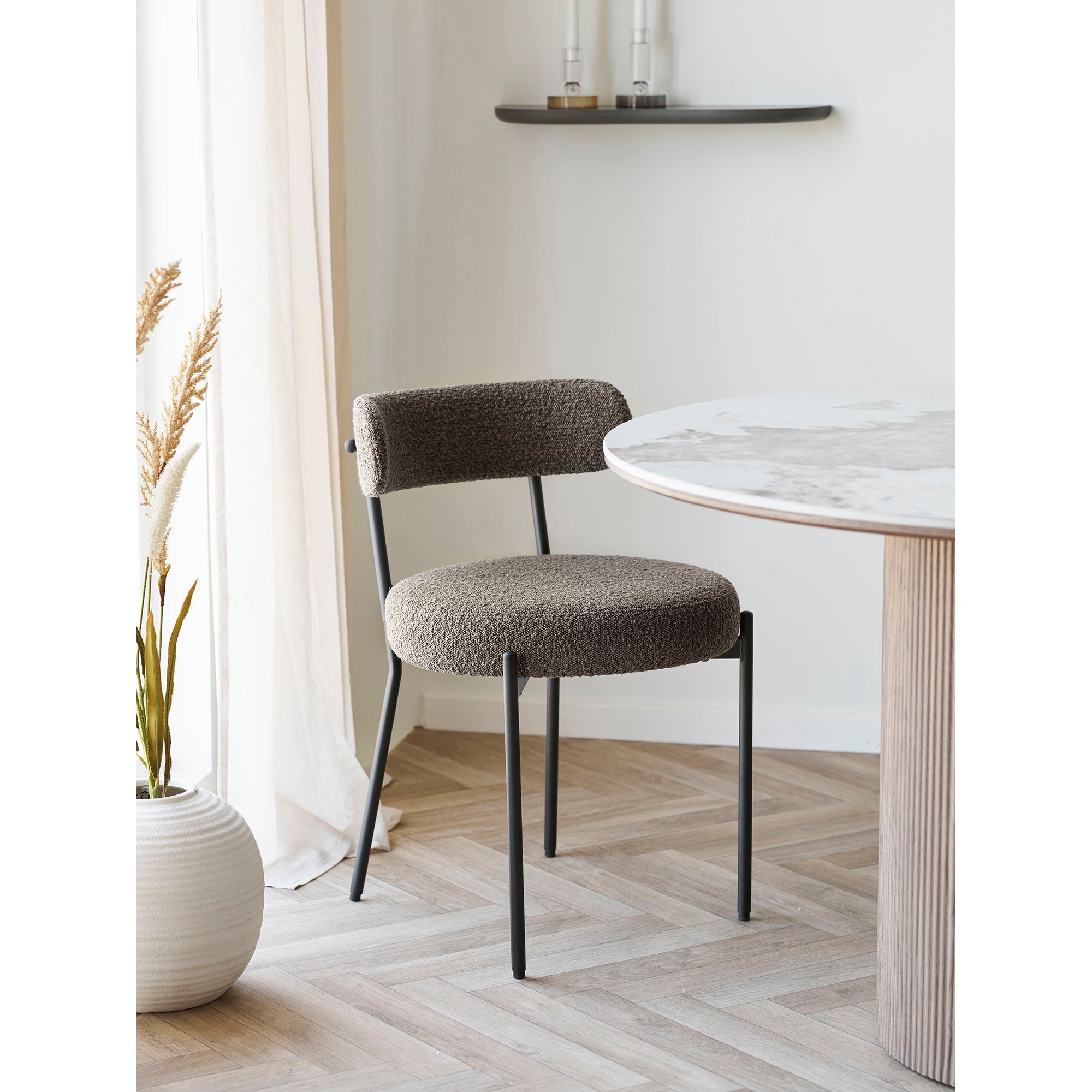 Cadeira de mesa de jantar Badalona - cadeira de mesa de jantar, bouclé, marrom, pernas pretas HN1064