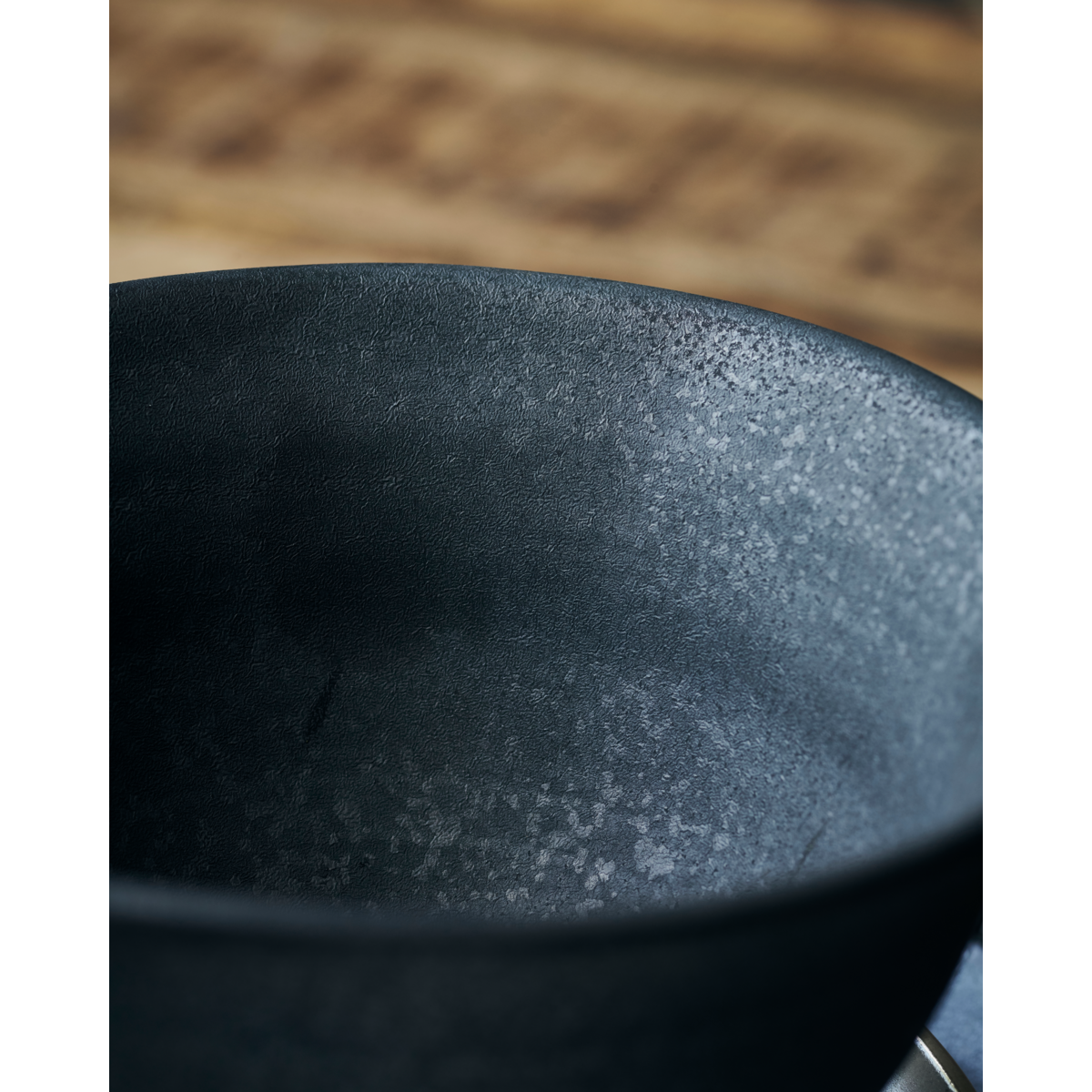 Tigela, hdpion, preto; marrom