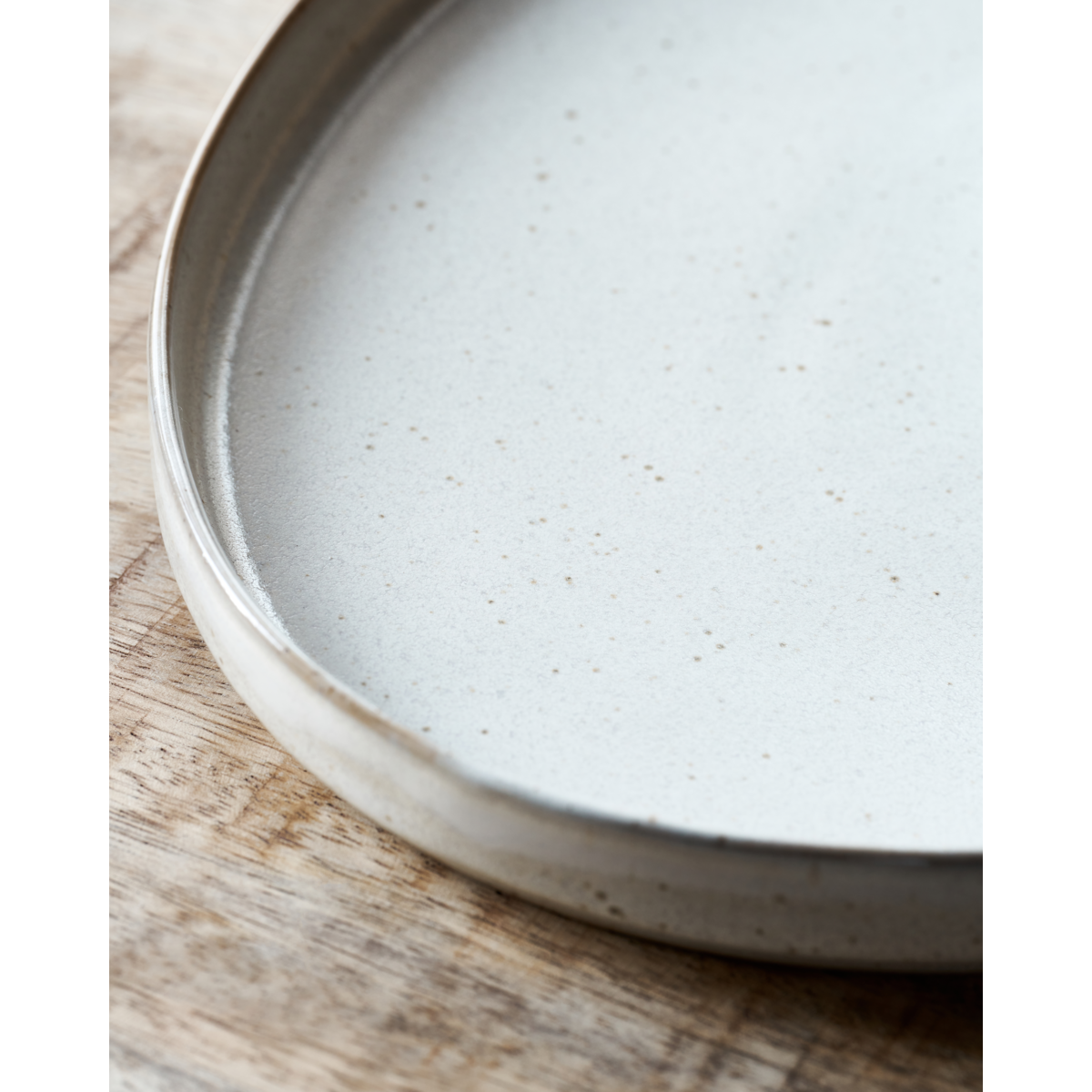 Prato de servir, hdpion, cinza; branco