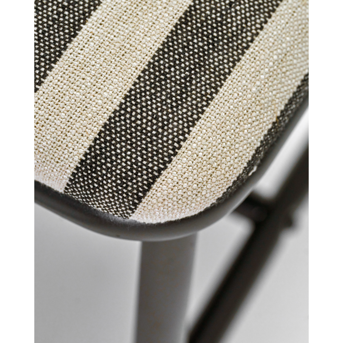 Davia, hdtoda, preto; branco