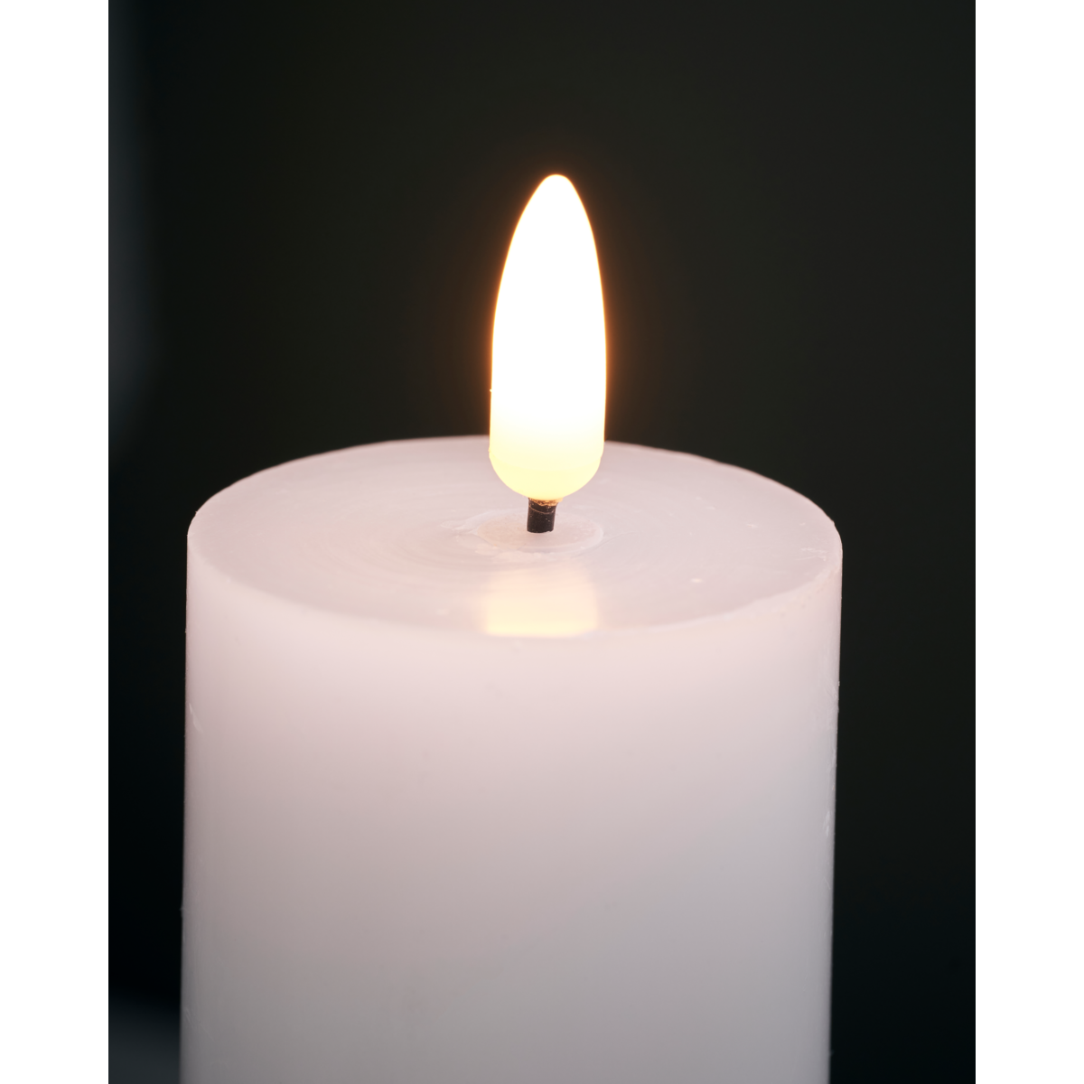 Leve, abalado, branco