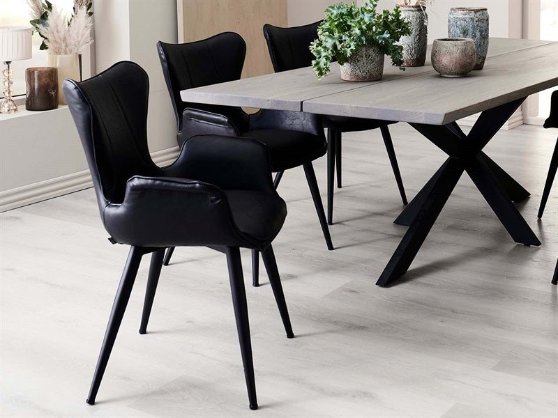 Cadeira perdida, preta