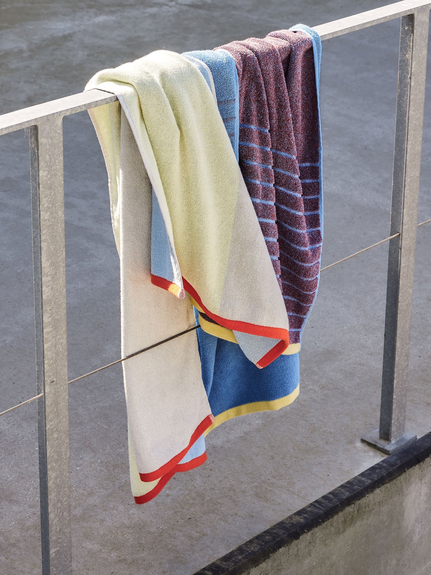 Hübsch Promenade Toalha Grande roxo/azul