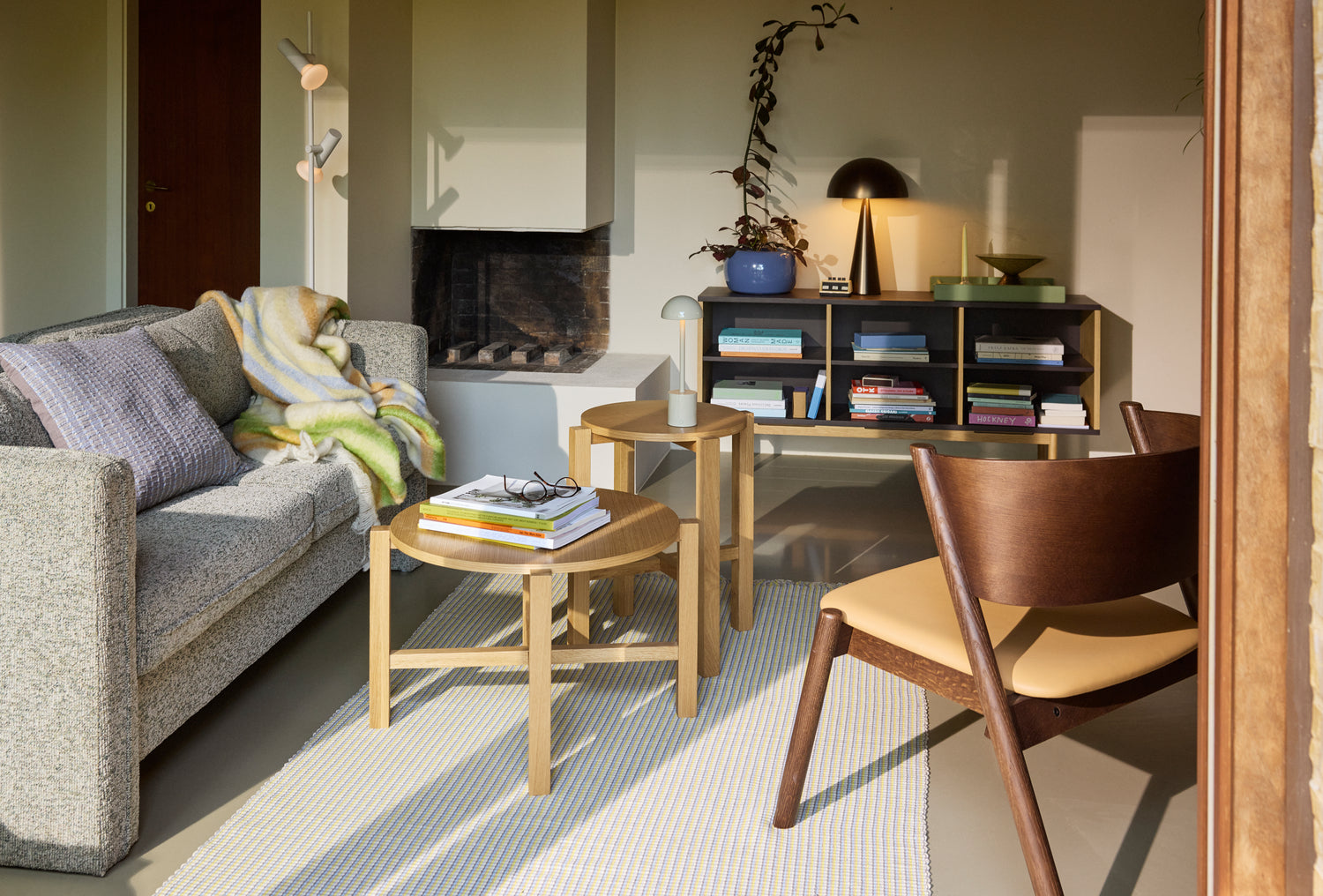 Assento oblíquo da poltrona Castanho escuro - 64x64xh75cm