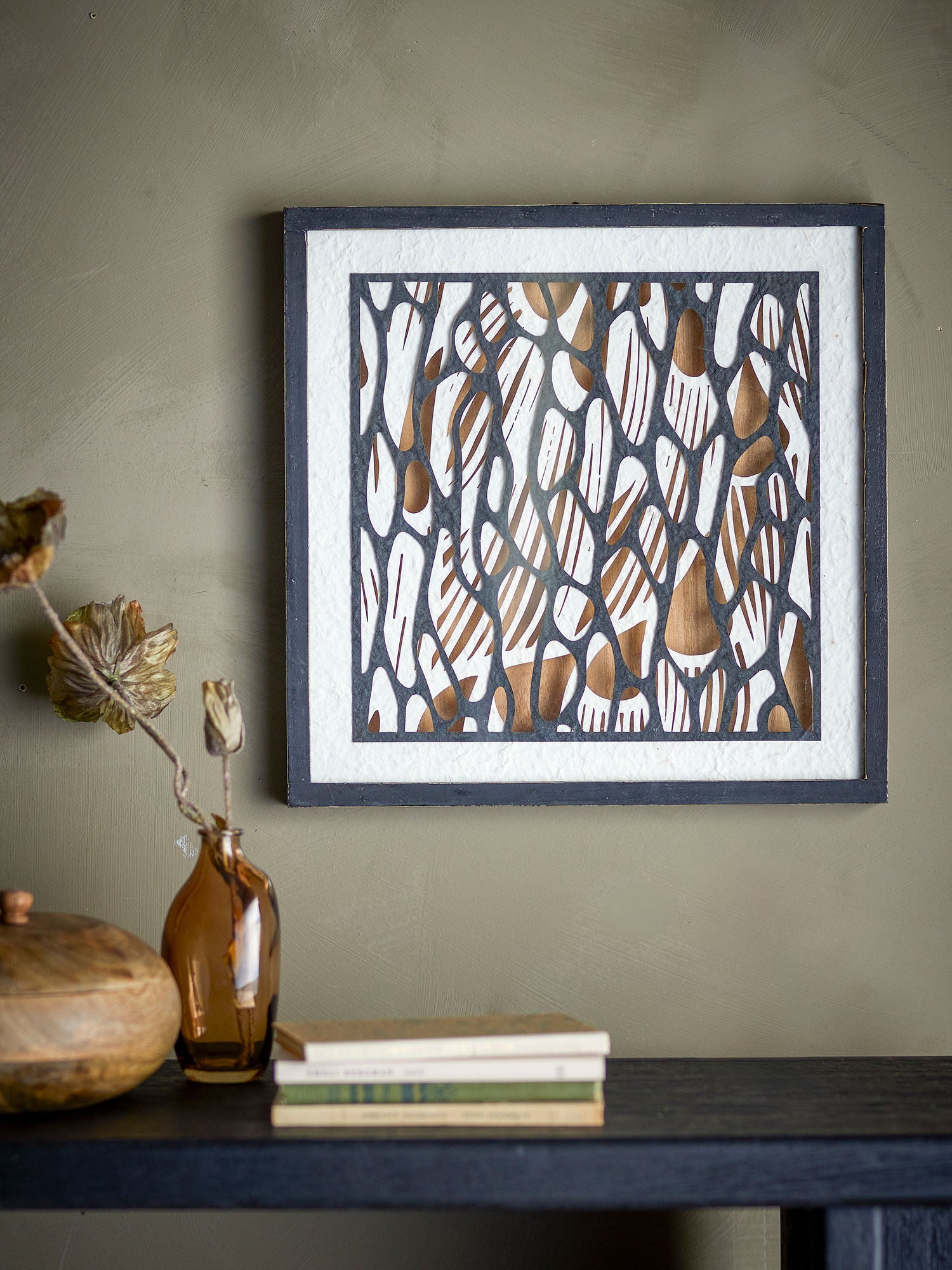 Ilustração de Bloomingville Barlin com quadro, preto, cara