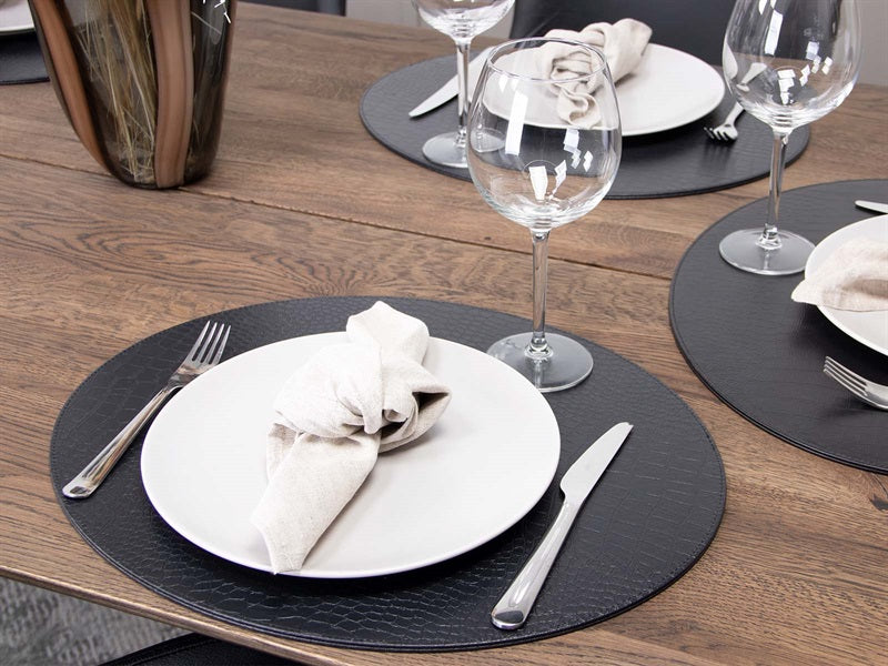 Tampa oval guardana // Padrão de mangueira preta