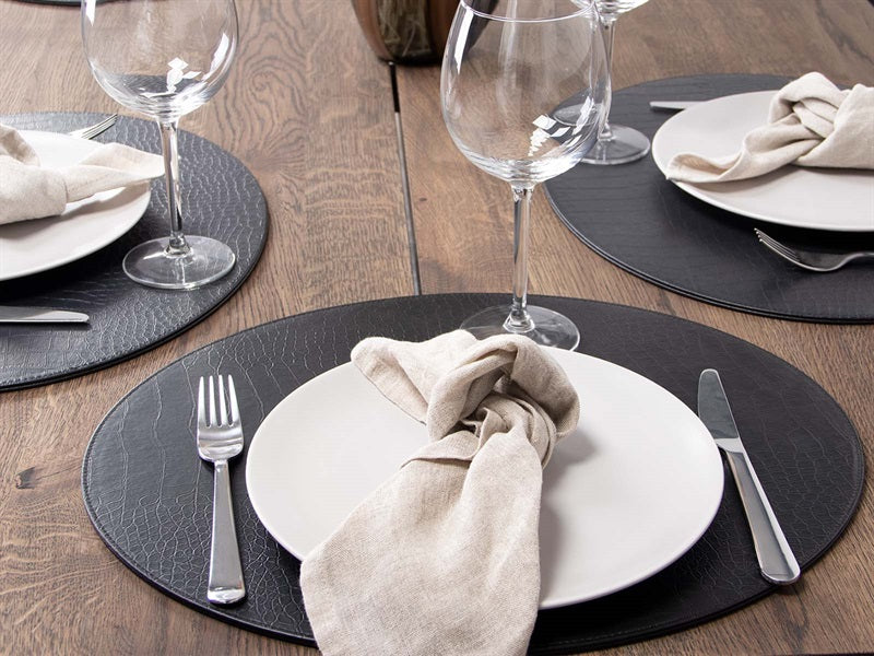 Tampa oval guardana // Padrão de mangueira preta