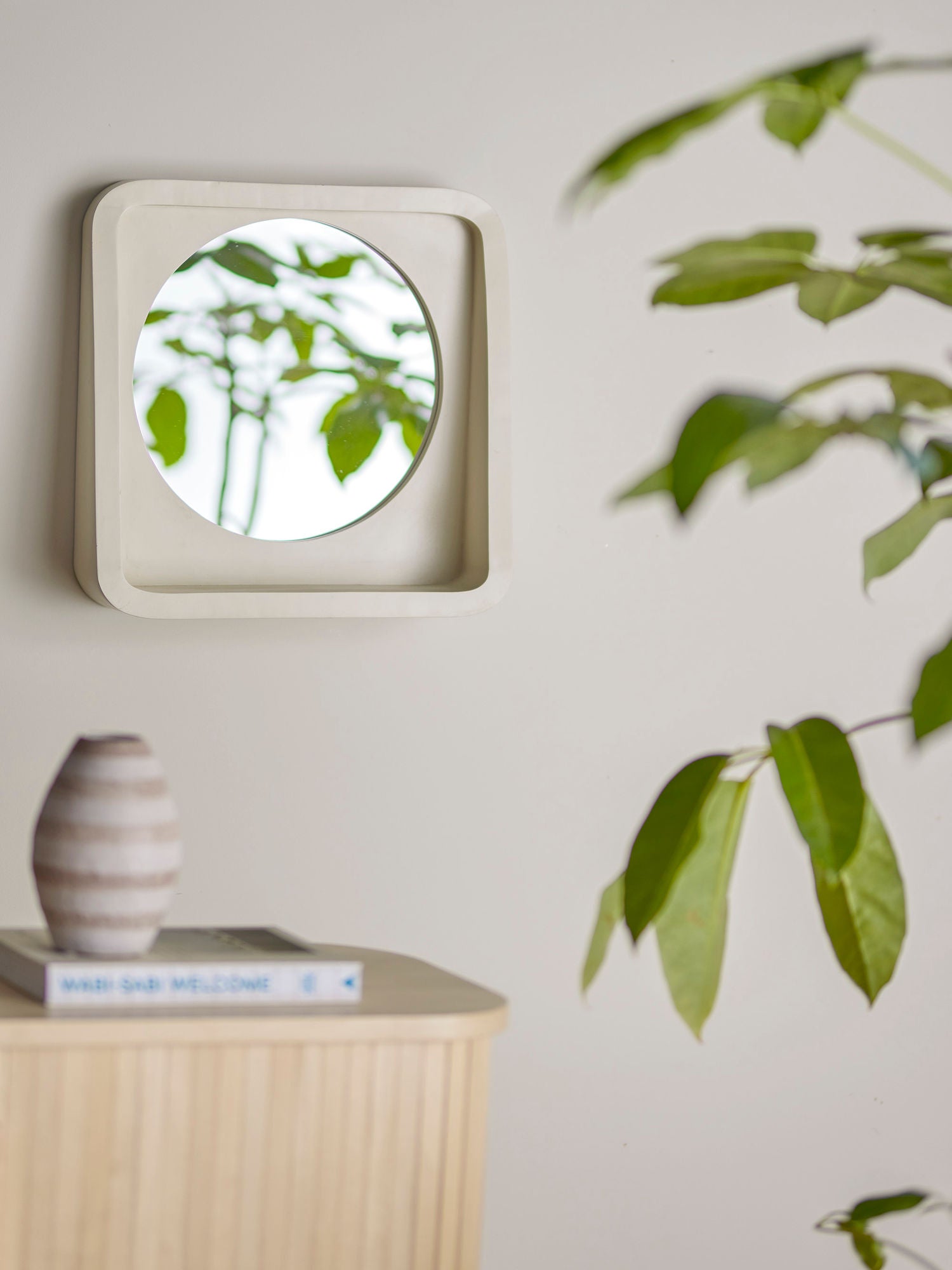 Bloomingville Phoebe Mirror w/prateleira, natureza, polyresina