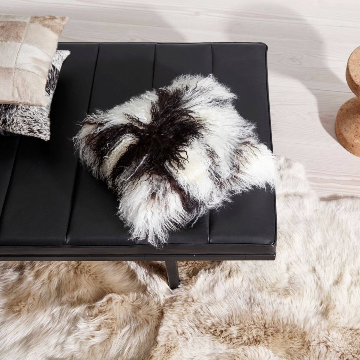 Almofada de pele de cordeiro | Encaracolado | Tibete | 28x56cm