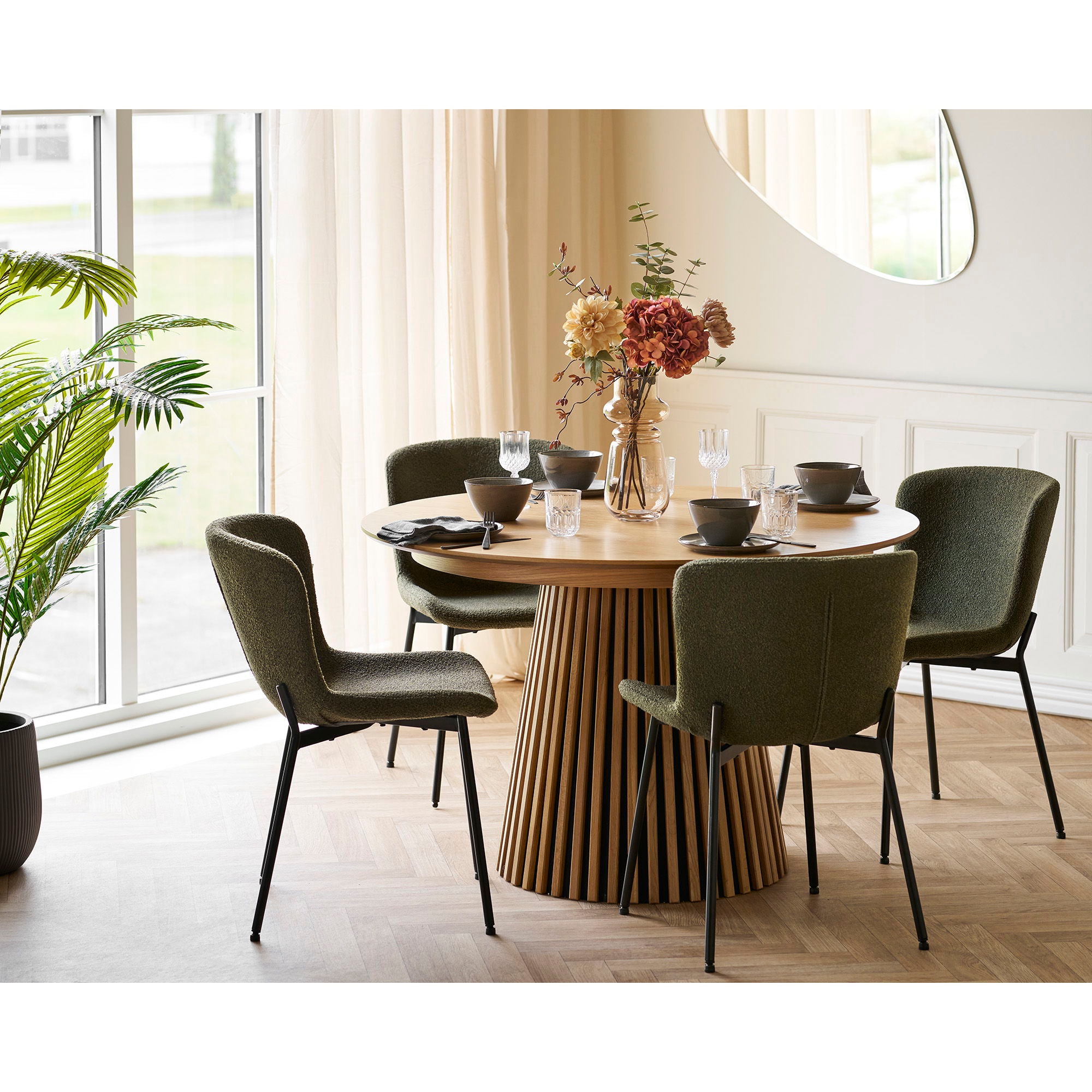 Conjunto de mesa de jantar de Osaka e Maceda - mesa de jantar e 4 cadeiras de mesa de jantar