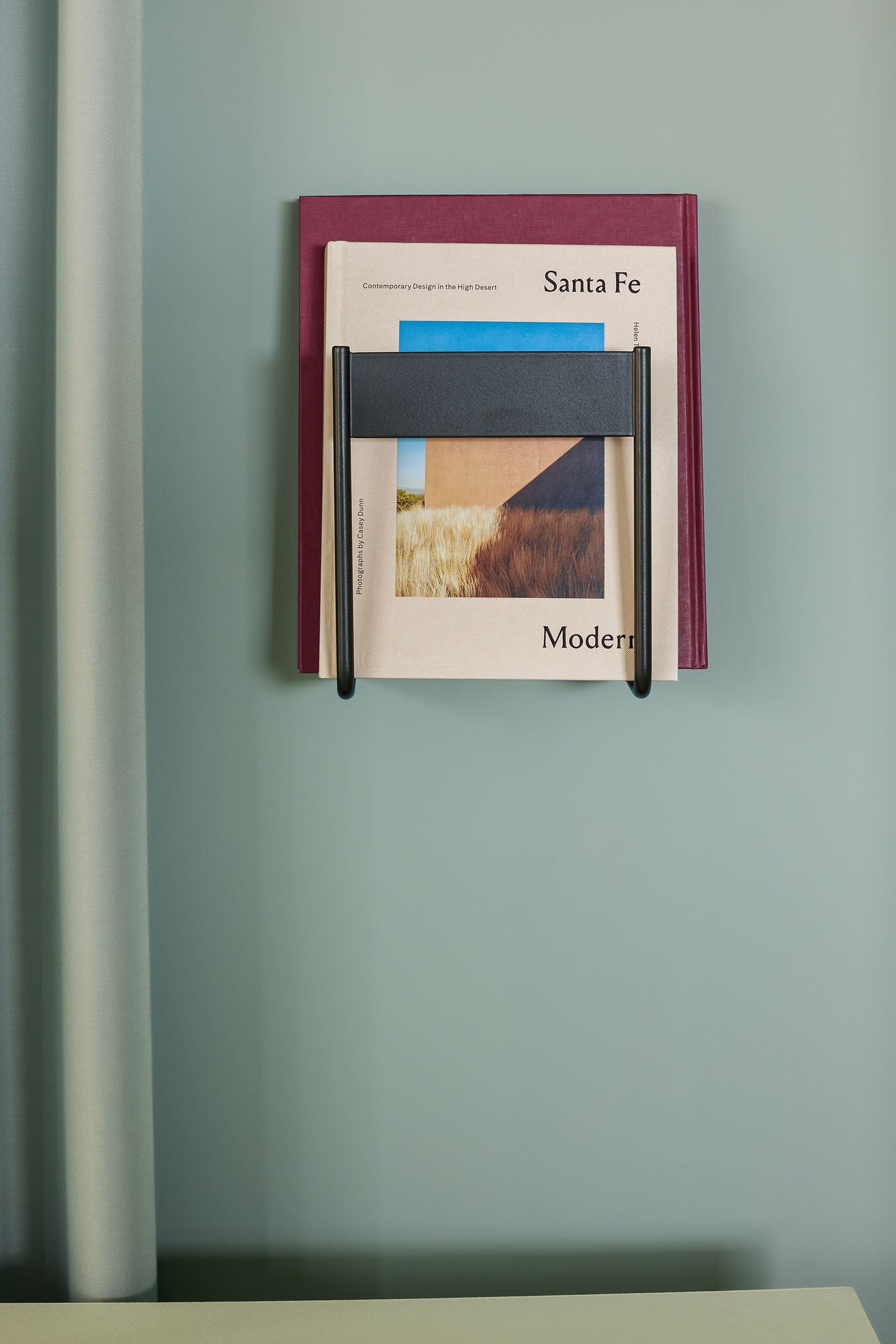 Hübsch inbetween Magazine titular preto