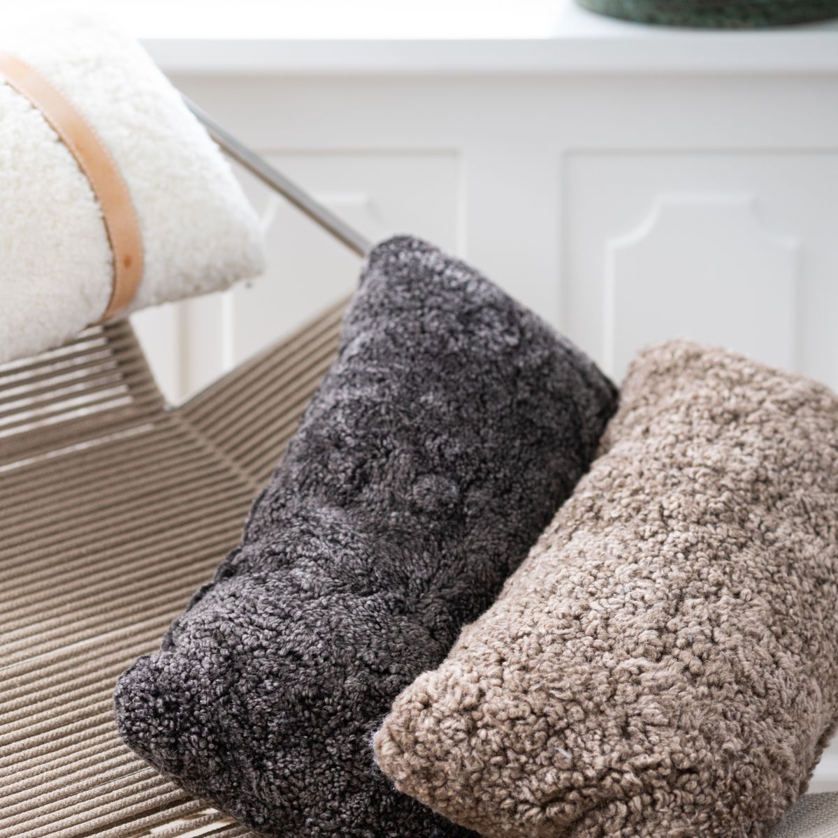 Almofada de pele de cordeiro | Pêlo curto | Nova Zelândia | Dupla Face | 30x60cm