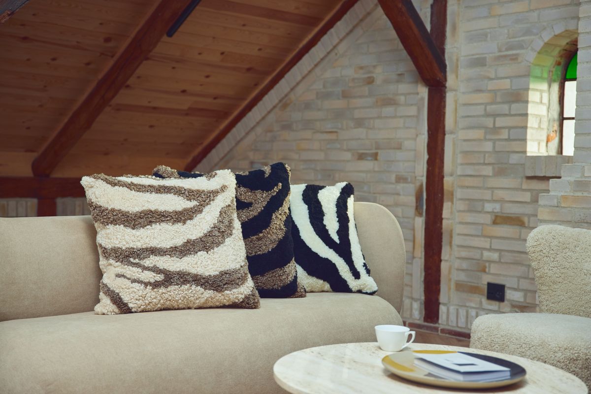 Almofada de pele de cordeiro zebra | Pêlo curto | Nova Zelândia | Dupla Face | 60x60cm