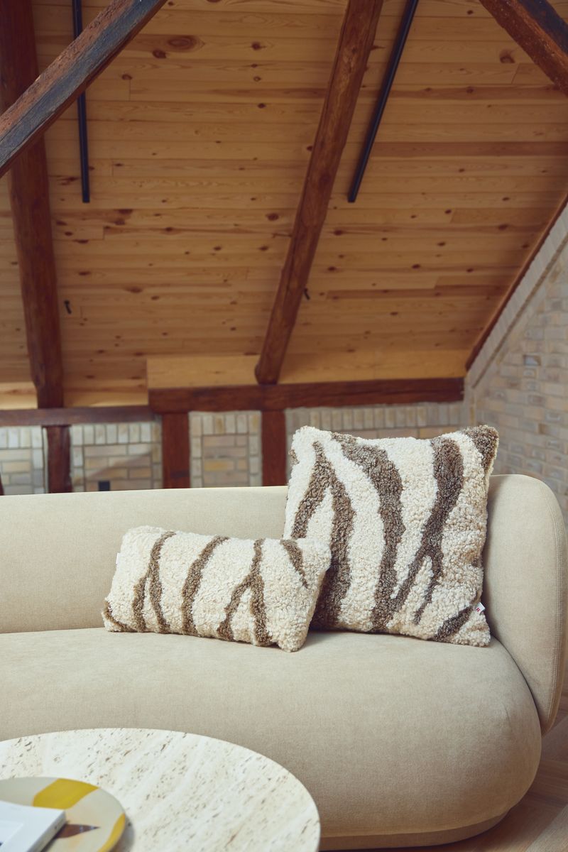 Almofada de pele de cordeiro zebra | Pêlo curto | Nova Zelândia | Dupla Face | 30x60cm