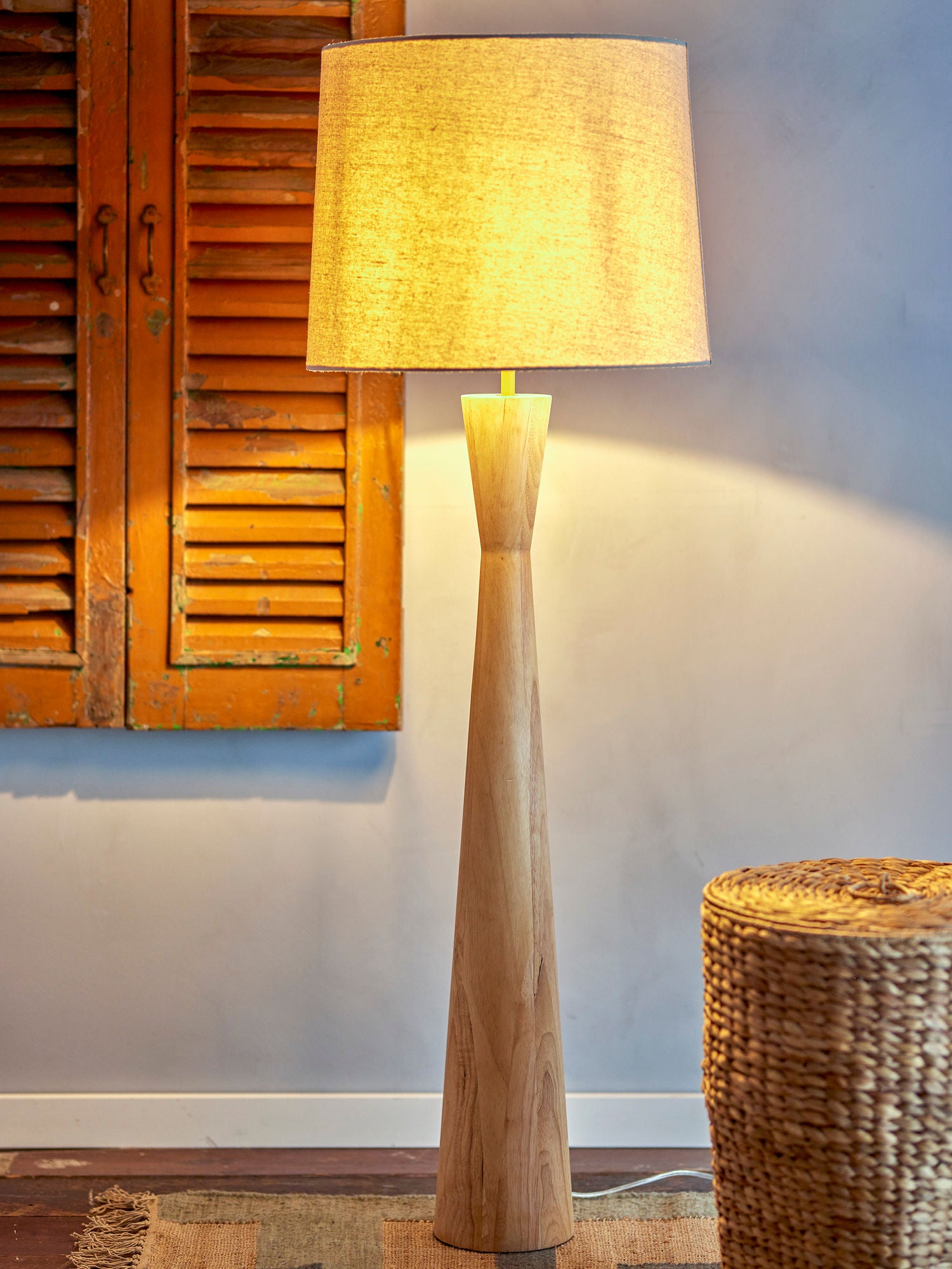 Coleção criativa Leonor Floor Lamp, Nature, Rubber Tree