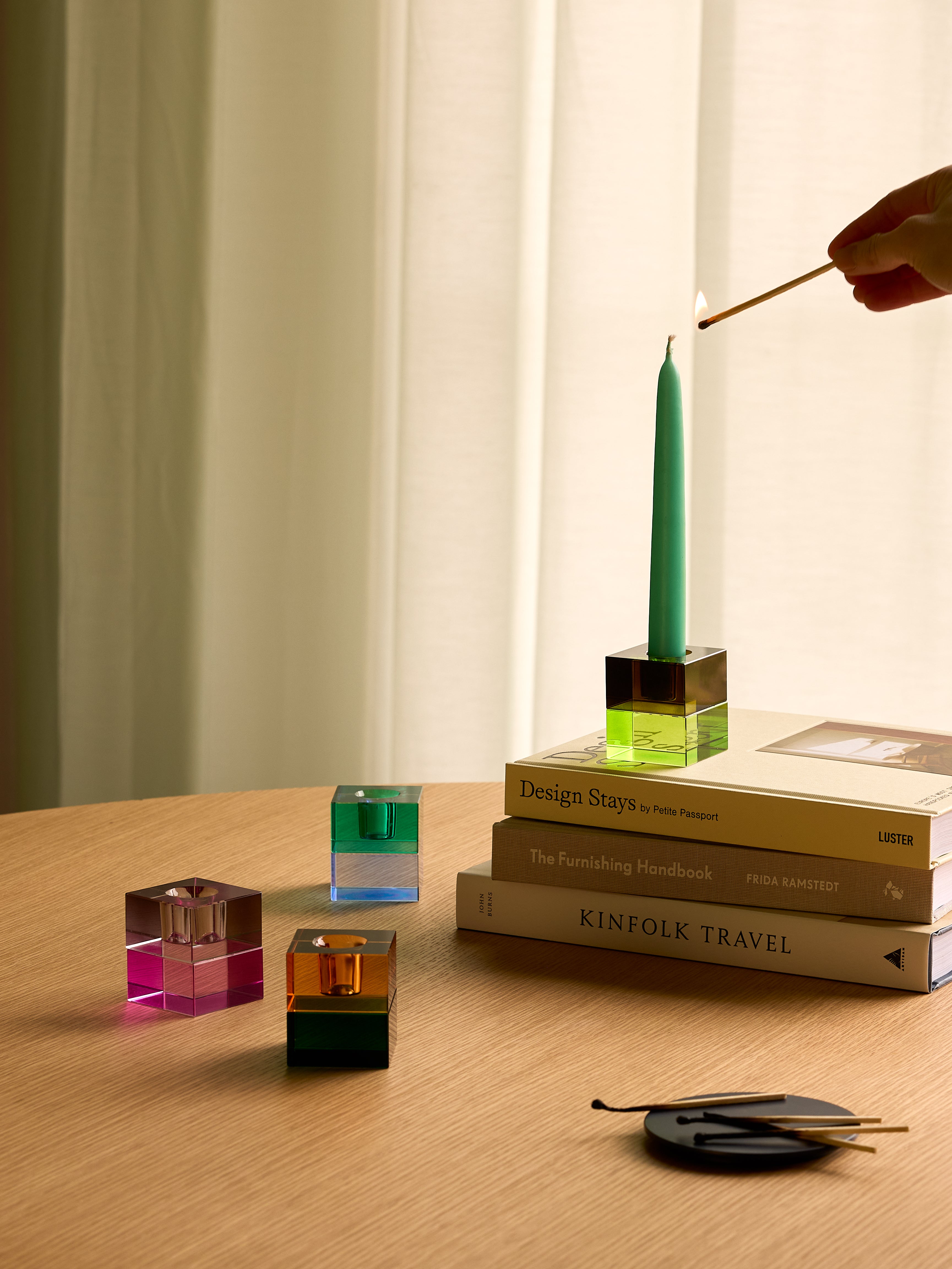 Castiçais Bloco Castanho/Verde & Cinzento/Rosa (conjunto de 2) - 5x5h6cm