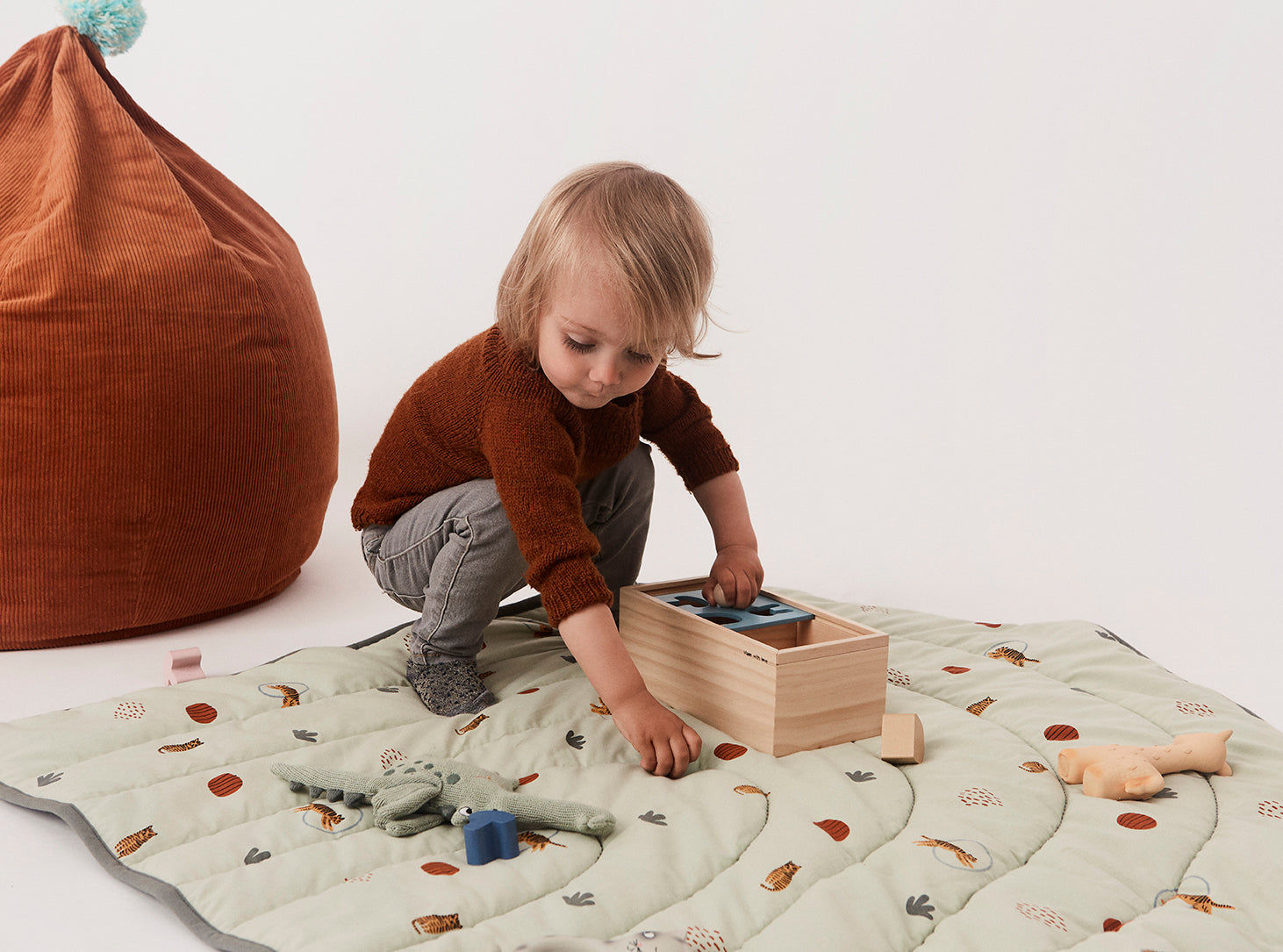 Oyoy Mini Velvet Bag Chair - Caramelo