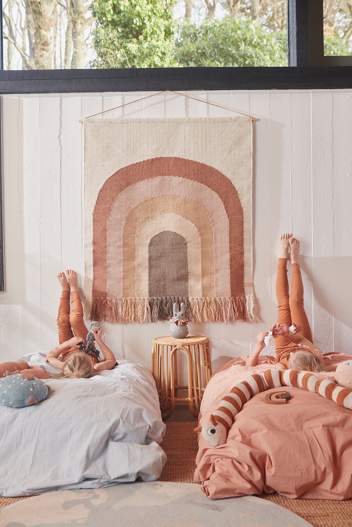 Oyoy Living Rainbow Stool