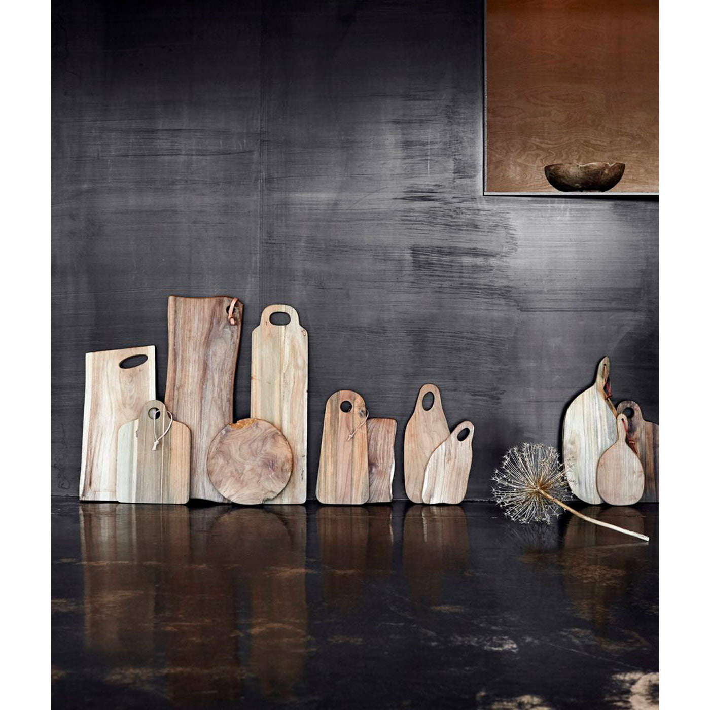 Skærebræt Louie S - naturlig, unfinished - Teak rod - W: 15 H: 1,5 L: 33 cm - Muubs - DesignGaragen.dk