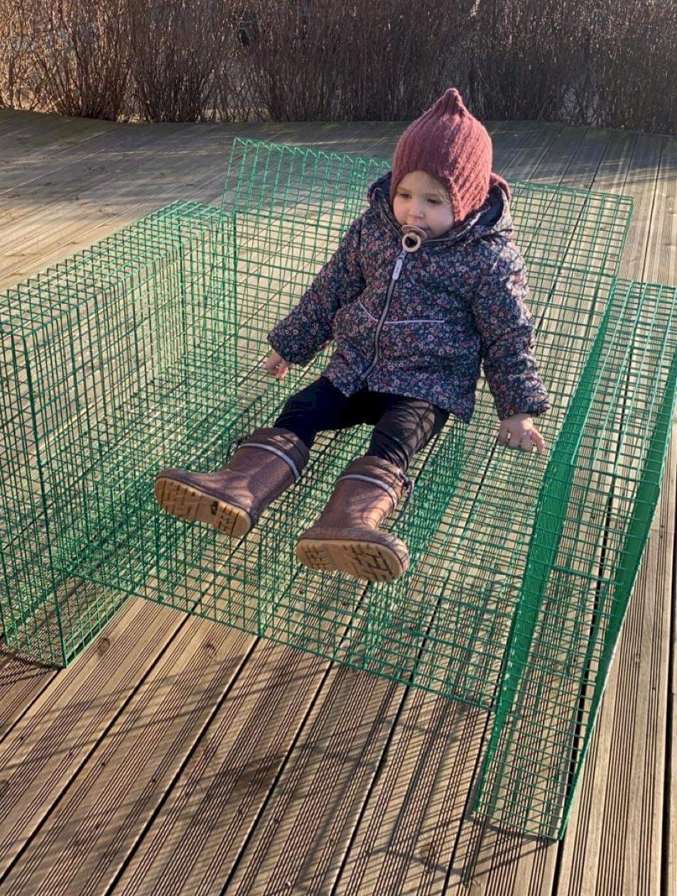 Kalager Design Wire Loungechair, Signal Green