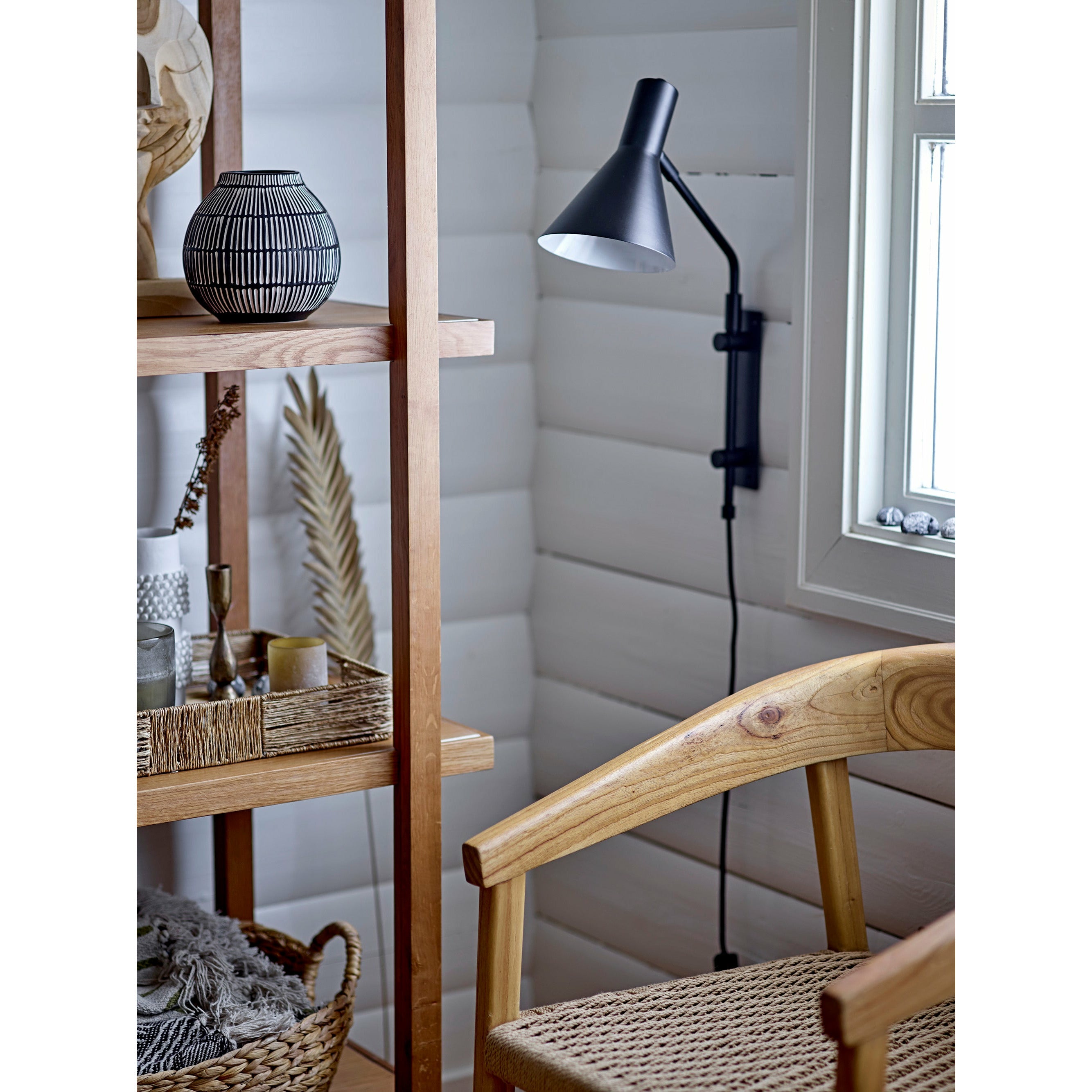 BLOOMINGVILLE Edil Væglampe, Sort, Metal - L40xH45xW15 cm - DesignGaragen.dk.