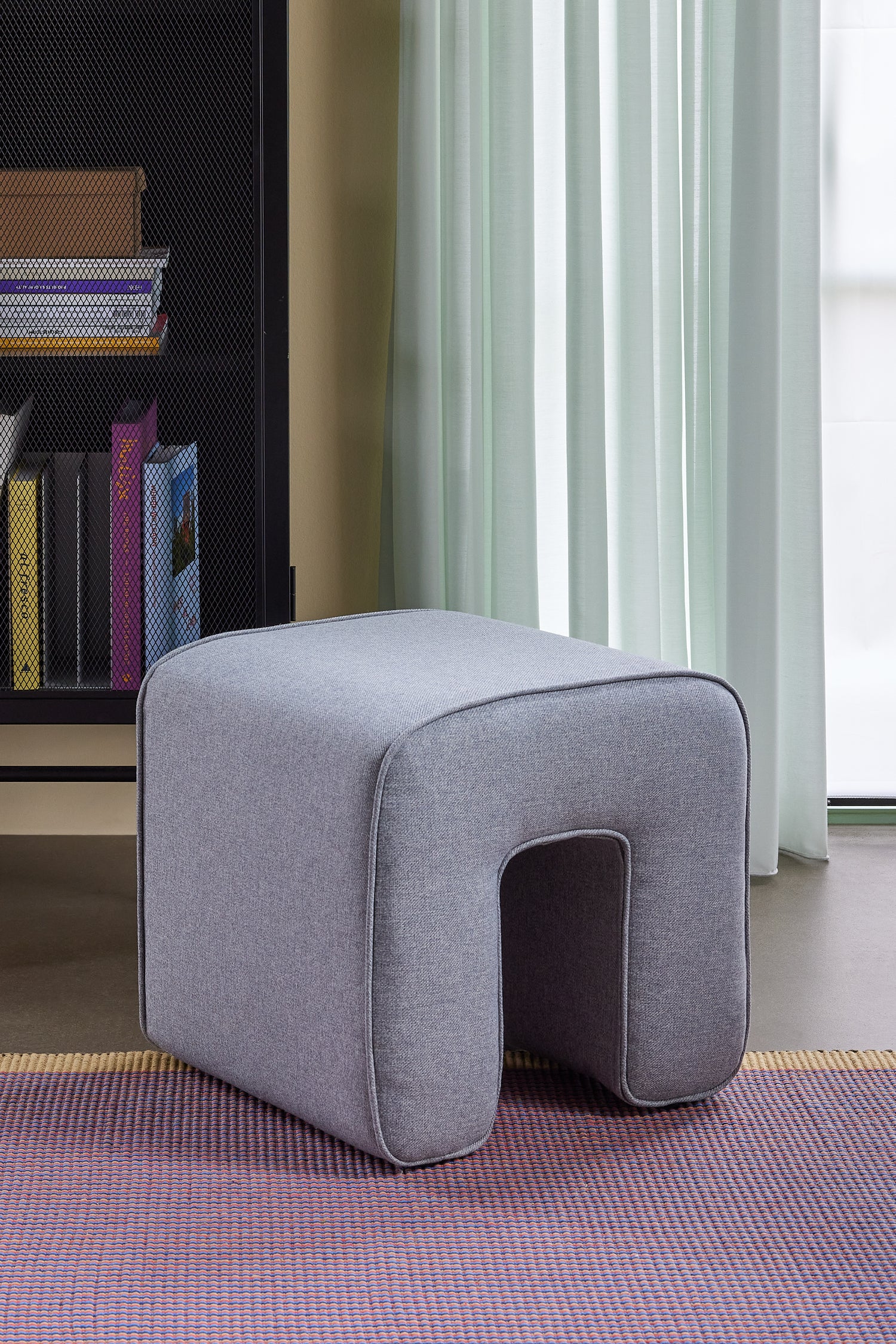 Escultura PUF cinza - 45x45xh47cm