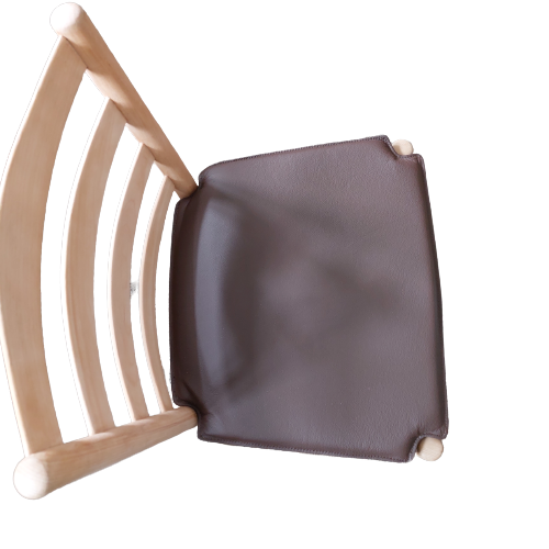 Almofada para a cadeira da igreja de Kåre Klint sem apoio de braço BM400 em couro marrom escuro