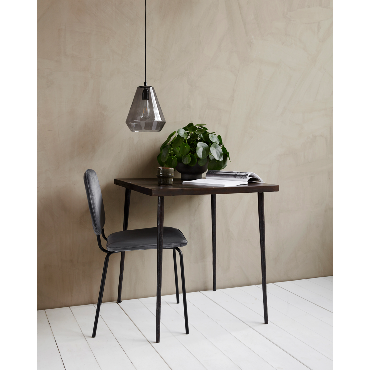 Tabela, HDSlated, Black Works