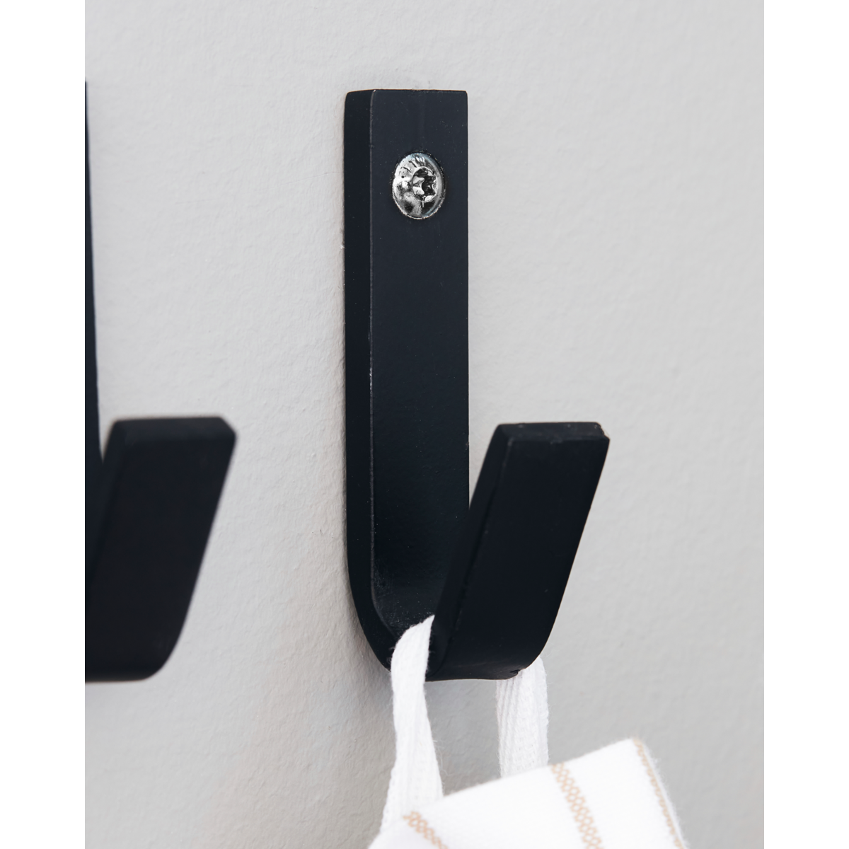 Hook, Hdbath, preto B: 1 cm, H: 7 cm