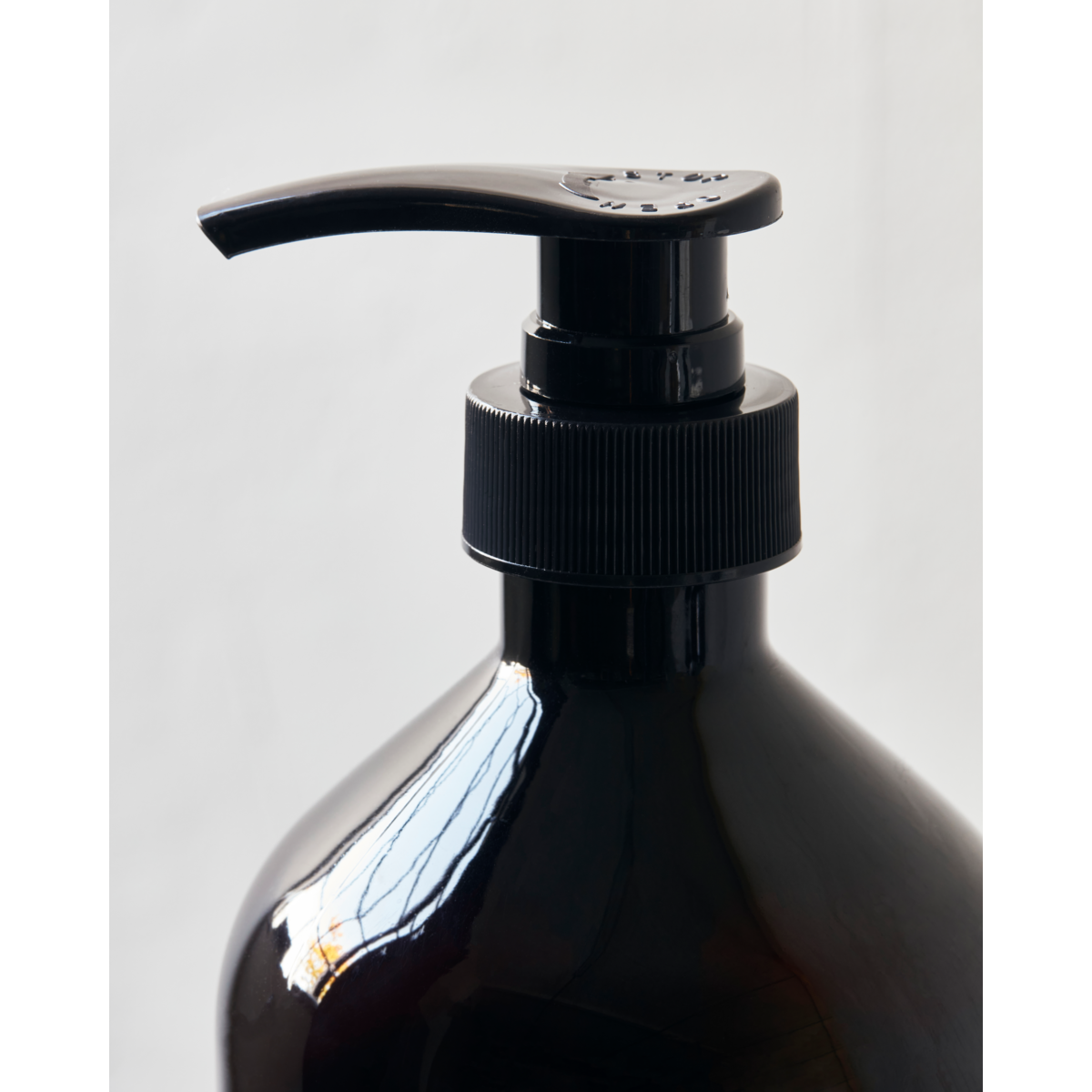 Detergente para lavar louça, ninho de ervas, marrom