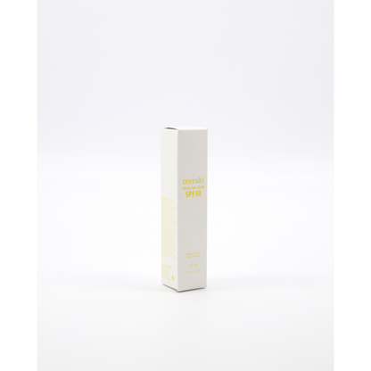 Creme de sol no rosto, levemente perfumado, branco