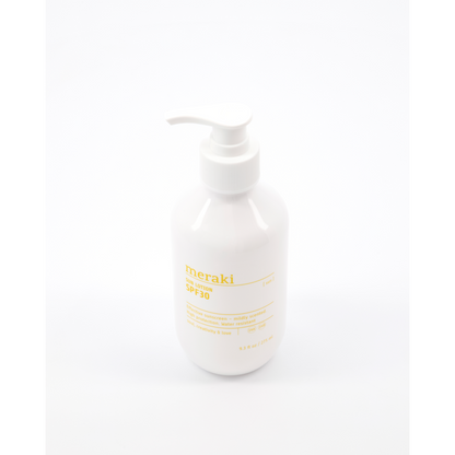 Loção solar, levemente perfumada, branca