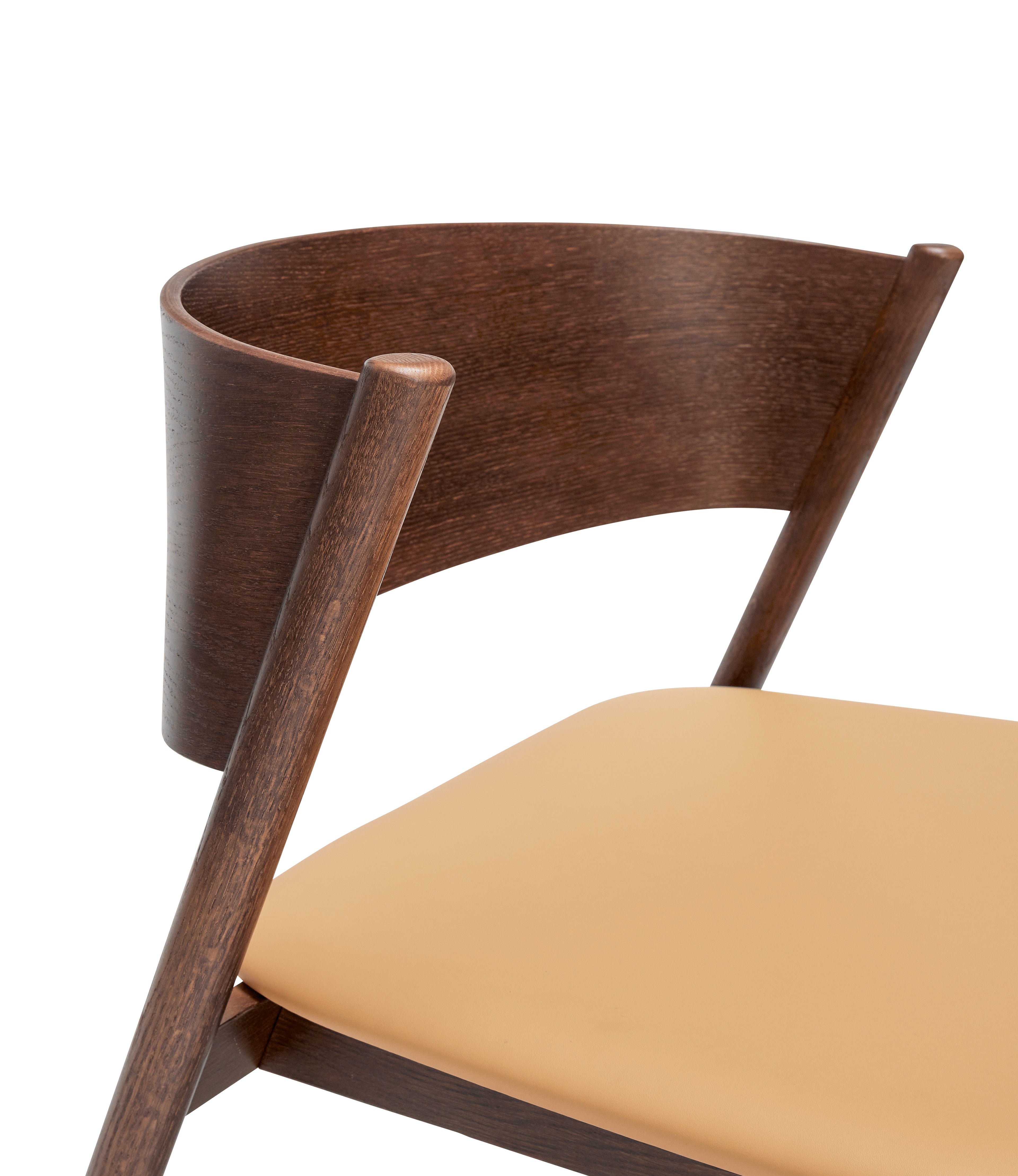 Cadeira de lounge oblíqua sede marrom escuro - 64x64xh75cm