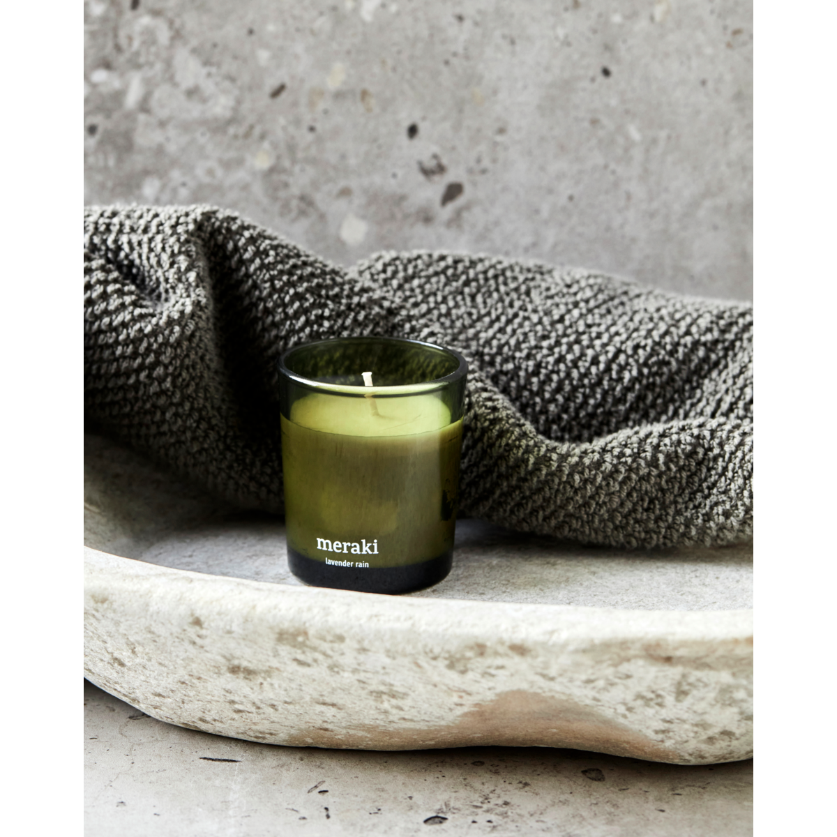 Velas perfumadas, chuva de lavanda, verde
