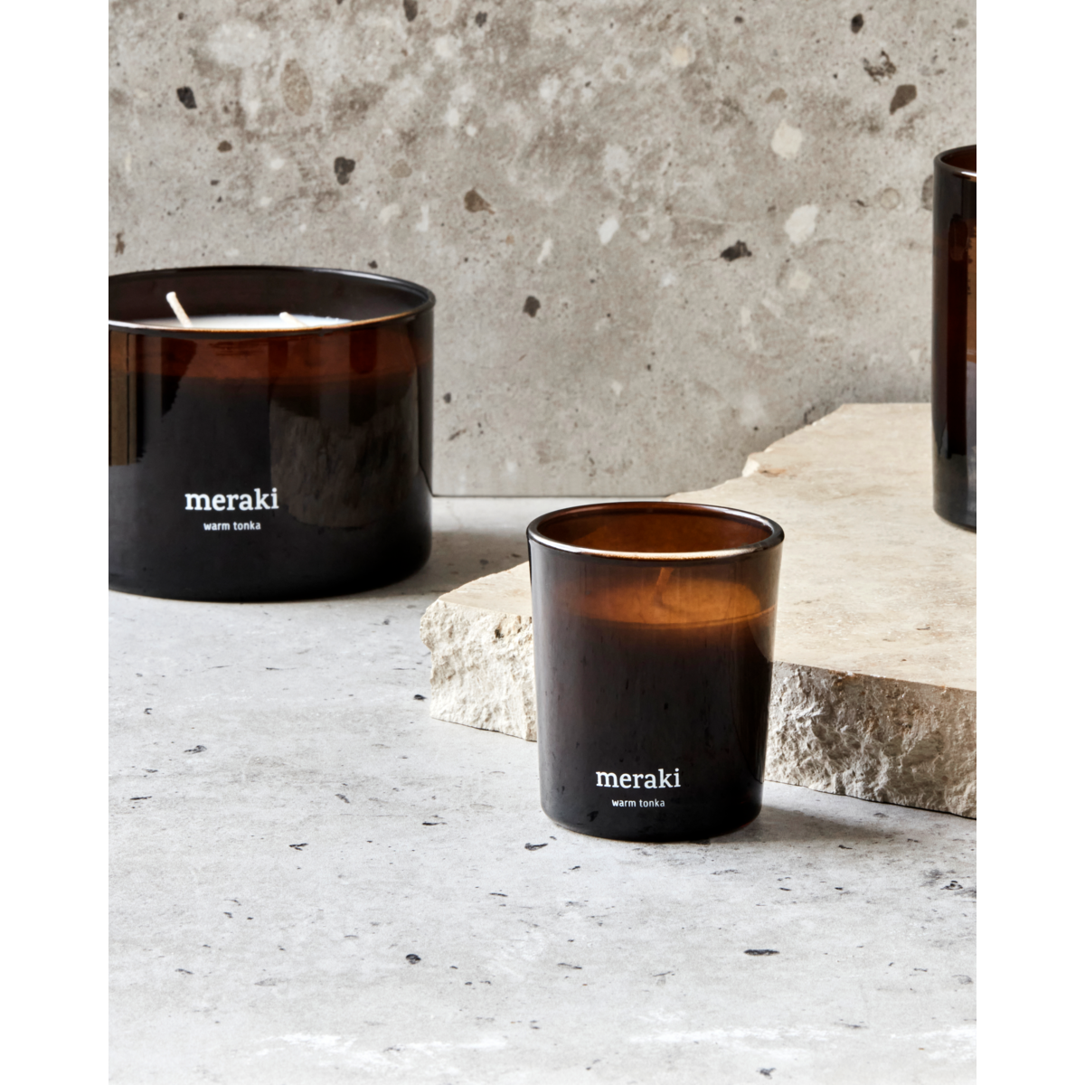 Velas perfumadas, tonka quente, marrom
