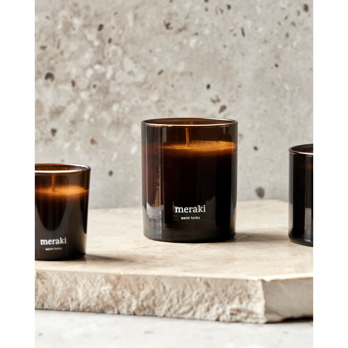 Velas perfumadas, tonka quente, marrom