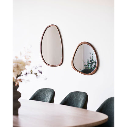 Luxon Mirror - espelho, forma orgânica, aparência de madeira 38.5x64.5 cm