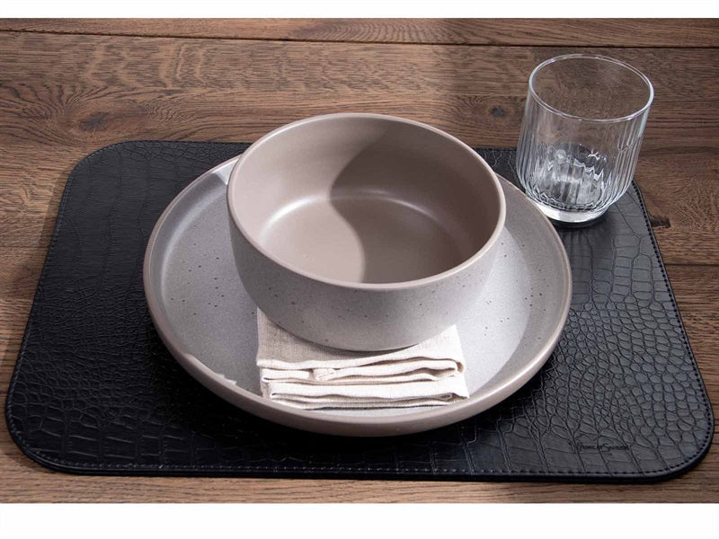 Trabalho coberto // padrão de mangueira preta pu - dura