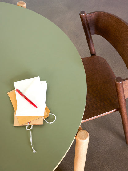 Cadeira de Jantar Oblíqua Marrom - 55x51xh80cm