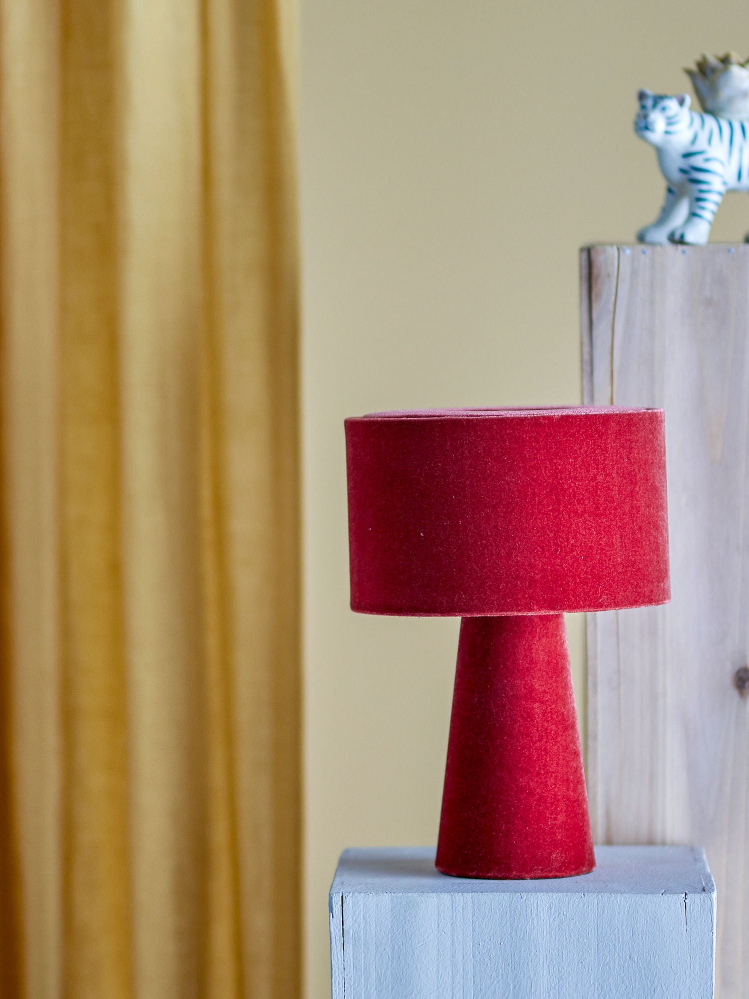 Bloomingville Emmie Table Lamp, vermelho, poliéster