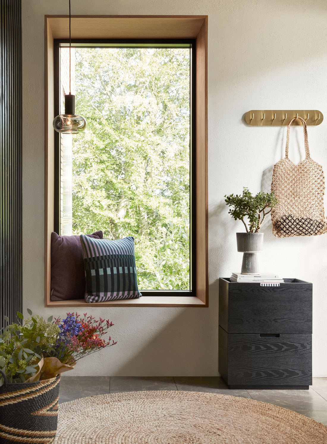 Hübsch Form Cabide cor latão