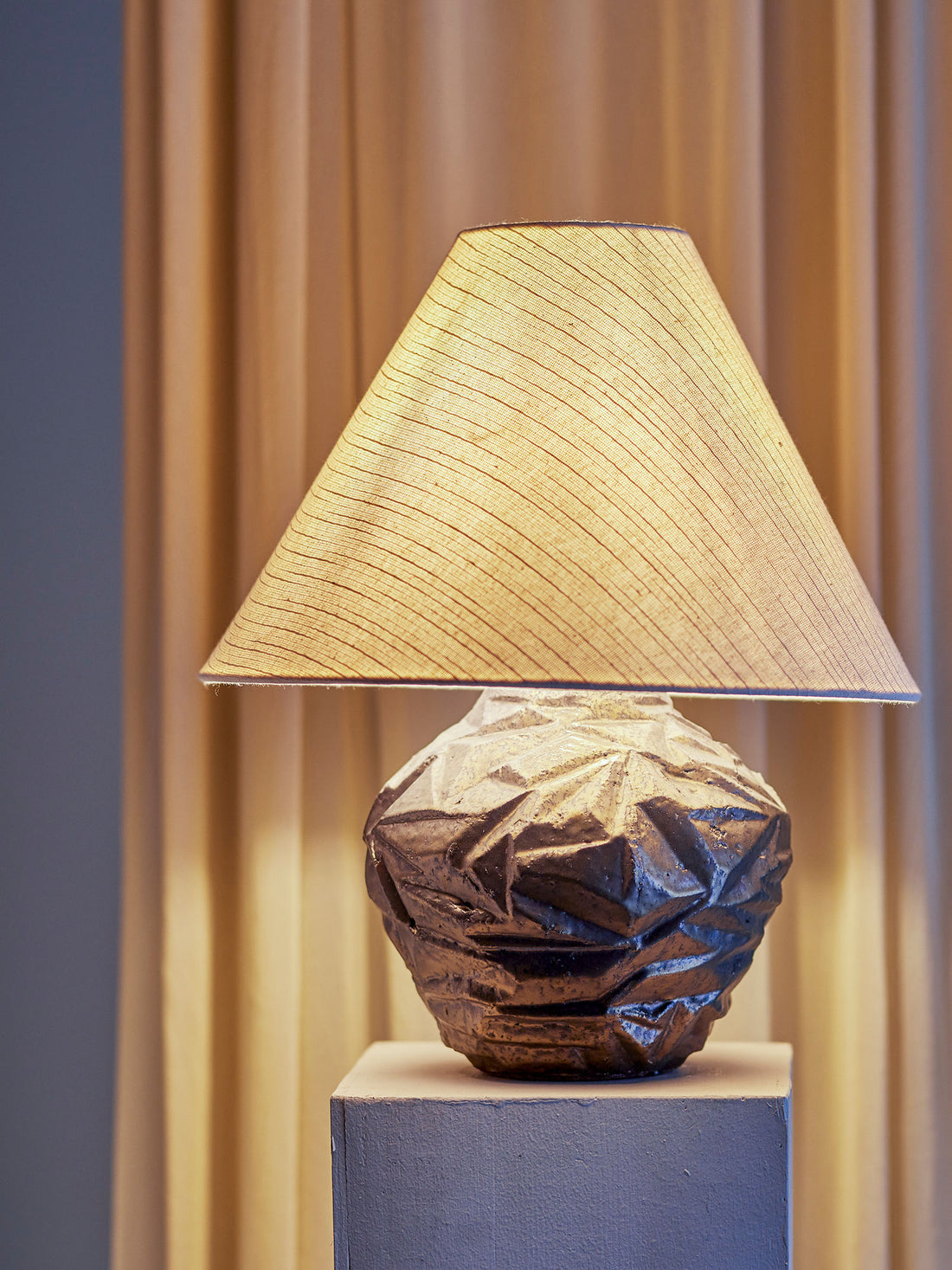 Bloomingville Carolla Table Lamp, marrom, grés