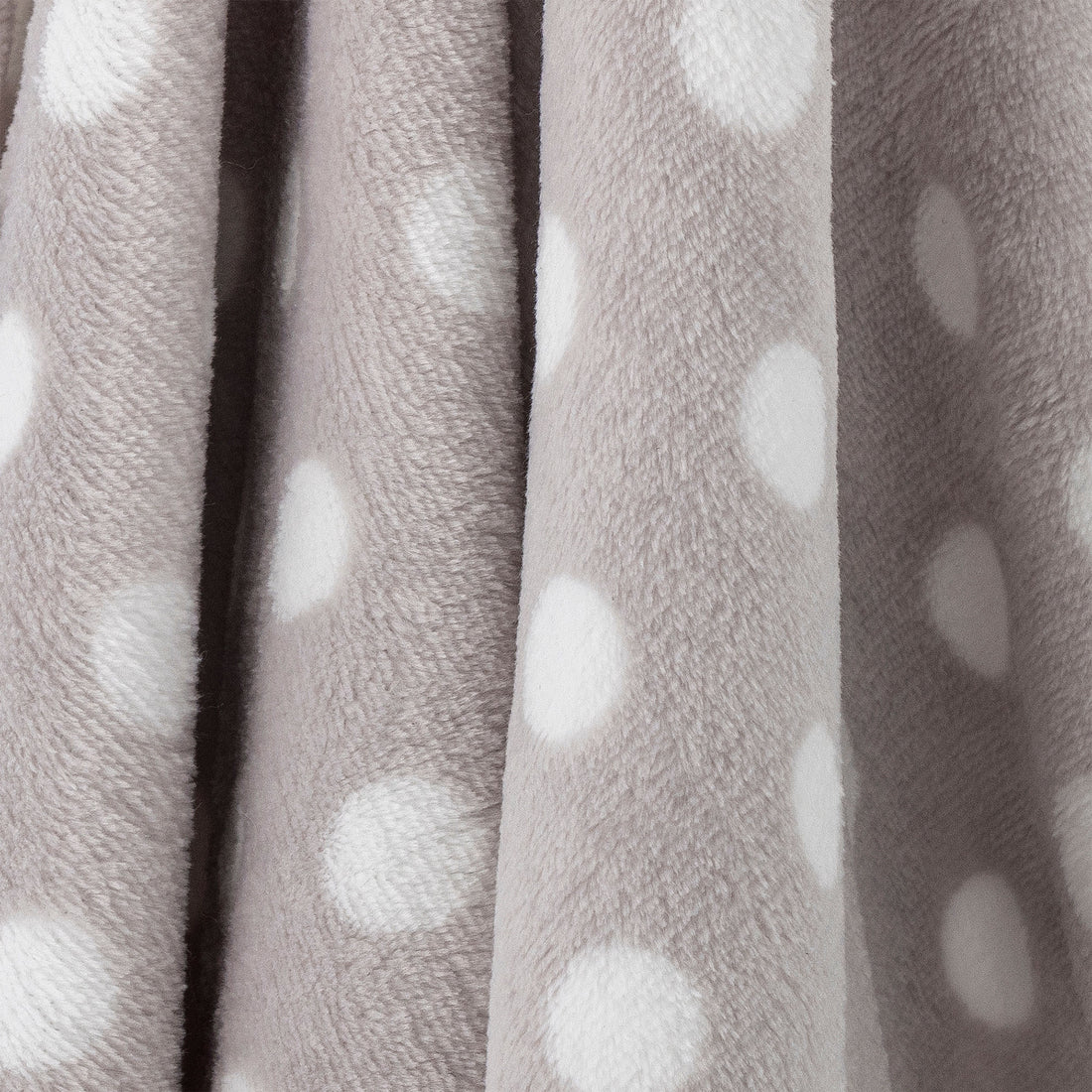 Bloomingville Mini Dolly Teddy Bear com cobertor, branco, poliéster