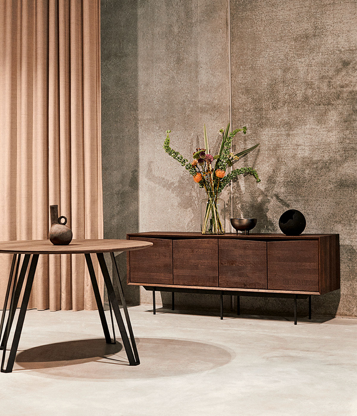 MUUBS - CRUTA DE LUDRO DE PISO - MAT BLAT LAVA PEDA - Ø22XH21 CM