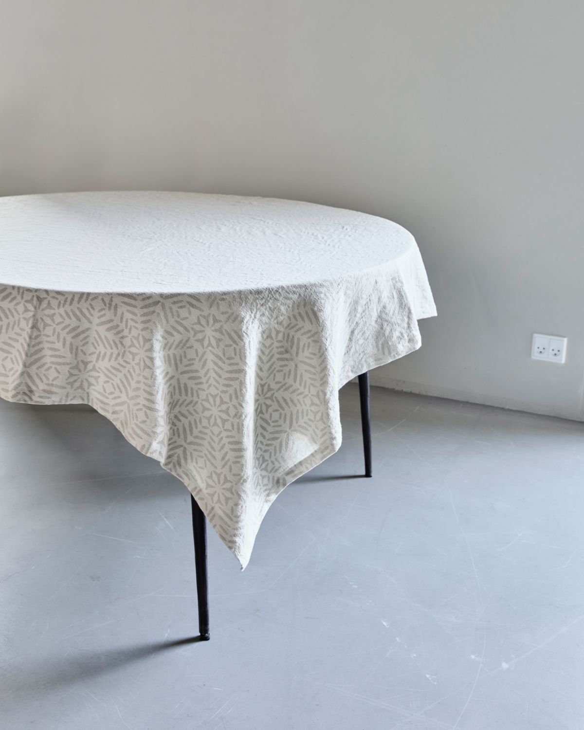 Pano, HDClip, Branco; Cinza