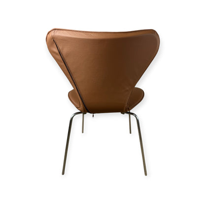Capa completa para Arne Jacobsen 3107 Cadeira em couro preto