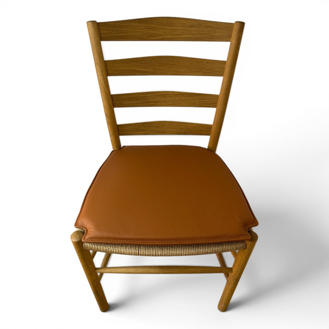 Almofada para cadeira de igreja BM400 de Kåre Klint - em couro conhaque