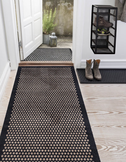 GULVMÅTTE 90 x 200 CM - DOTS/SORT SAND - Tica Copenhagen - DesignGaragen.dk
