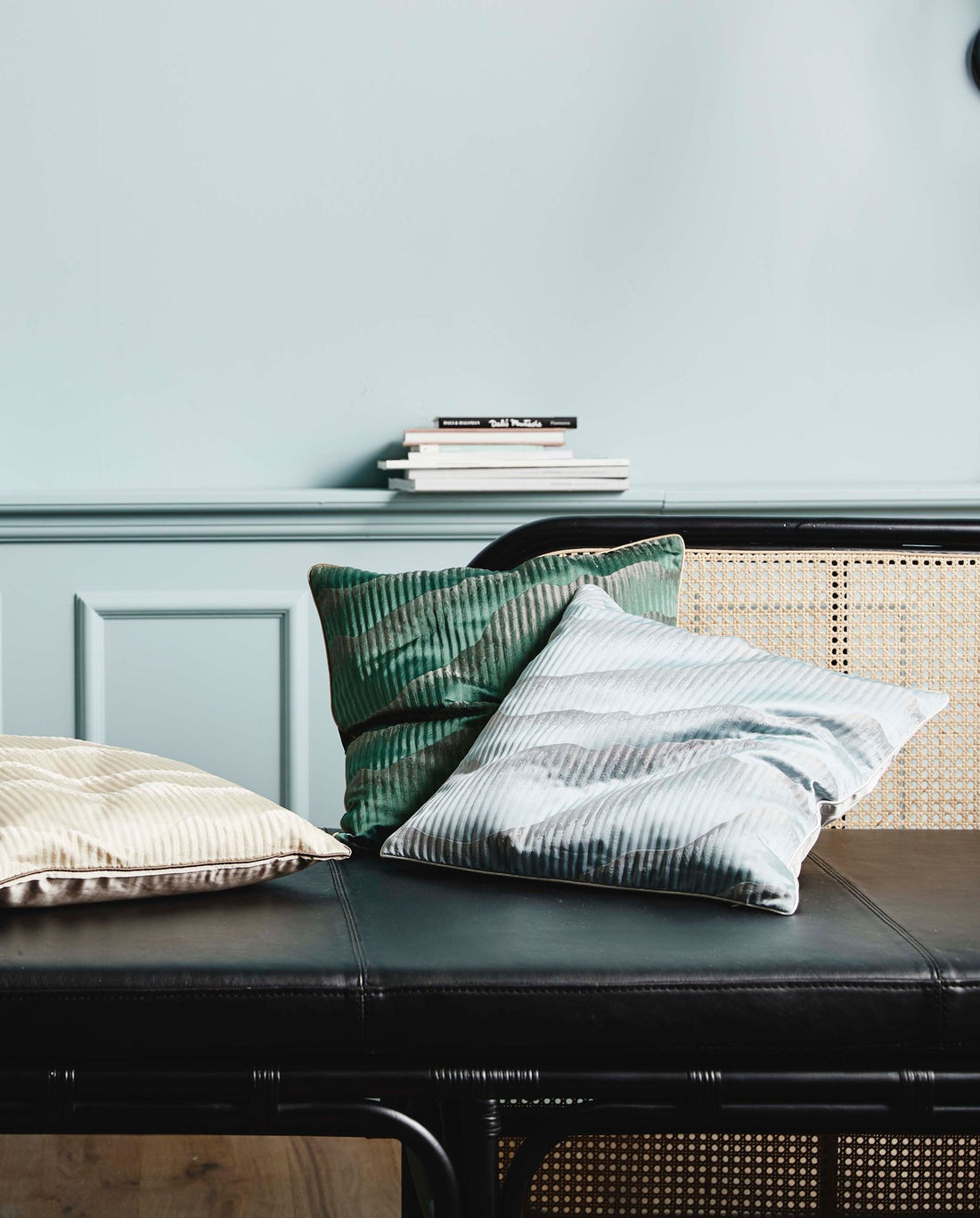 Capa de travesseiro de AVIOR em cetim - 45x45 - azul claro/cinza