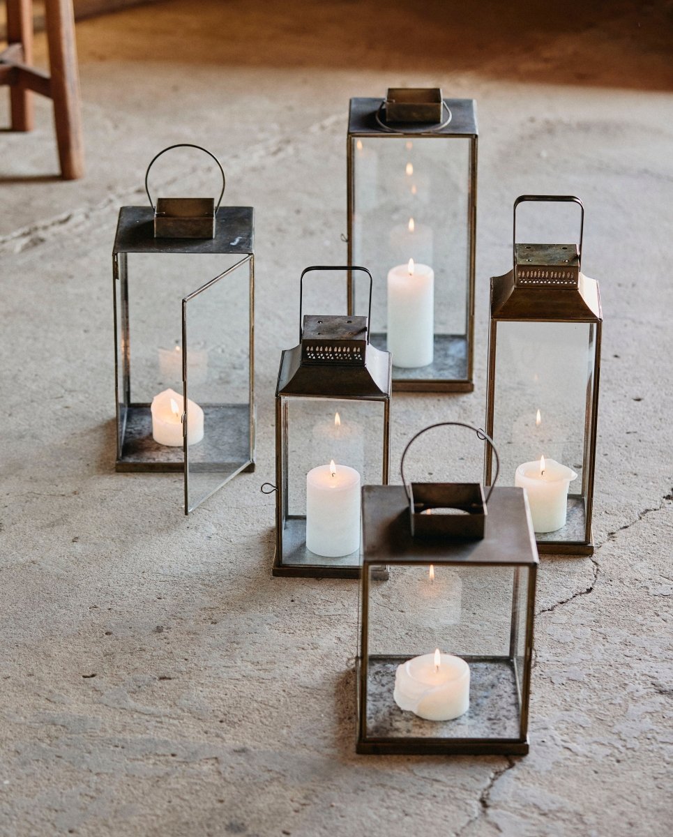 Lanterna ANTIGA em ferro - h30 cm - acabamento dourado